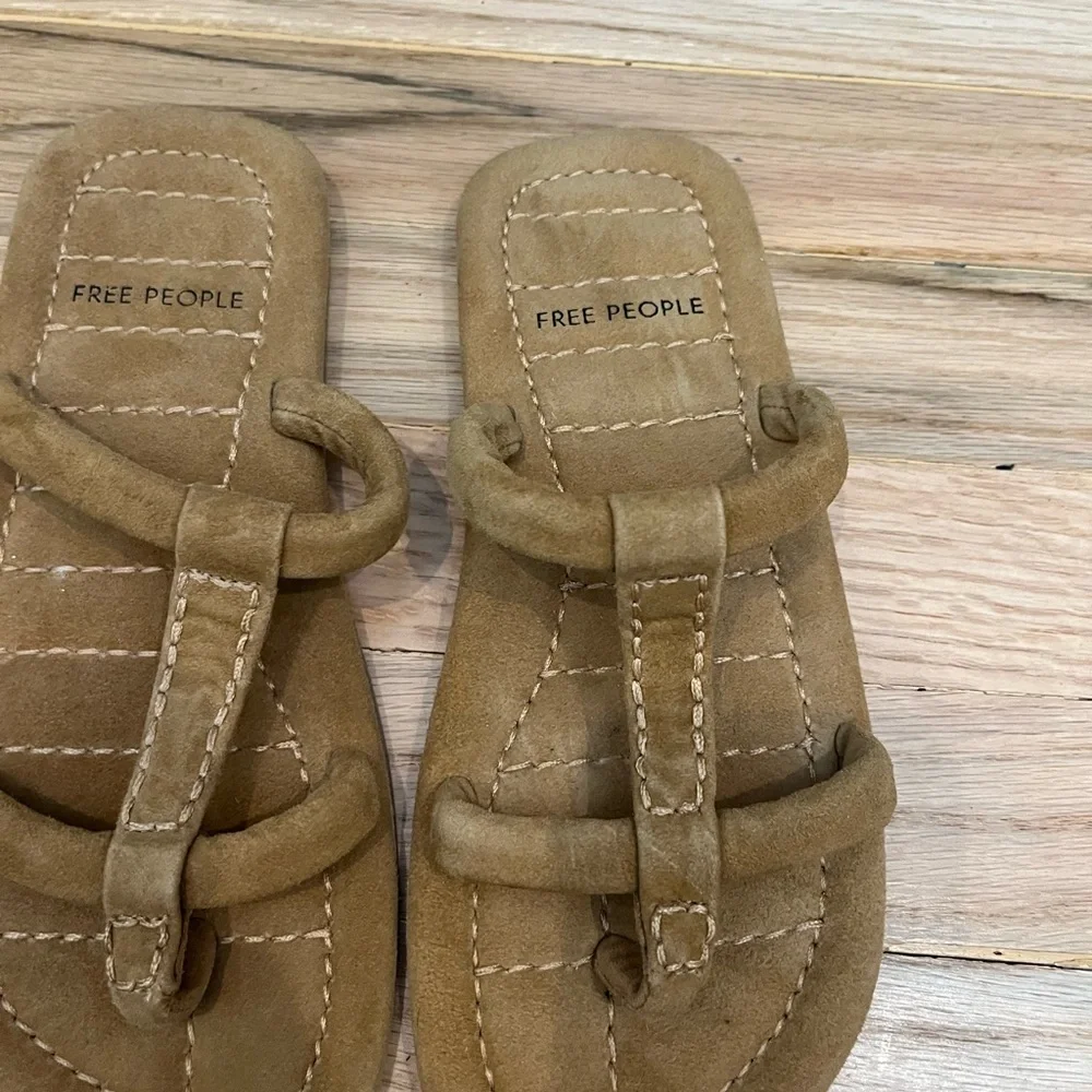 Free‎ People suede contrast stitch flat sandals 6.5